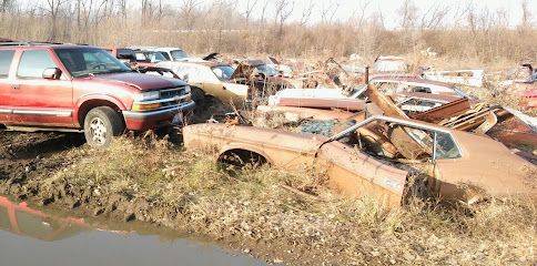 Thompson Auto Wreckers, Chebanse, Illinois